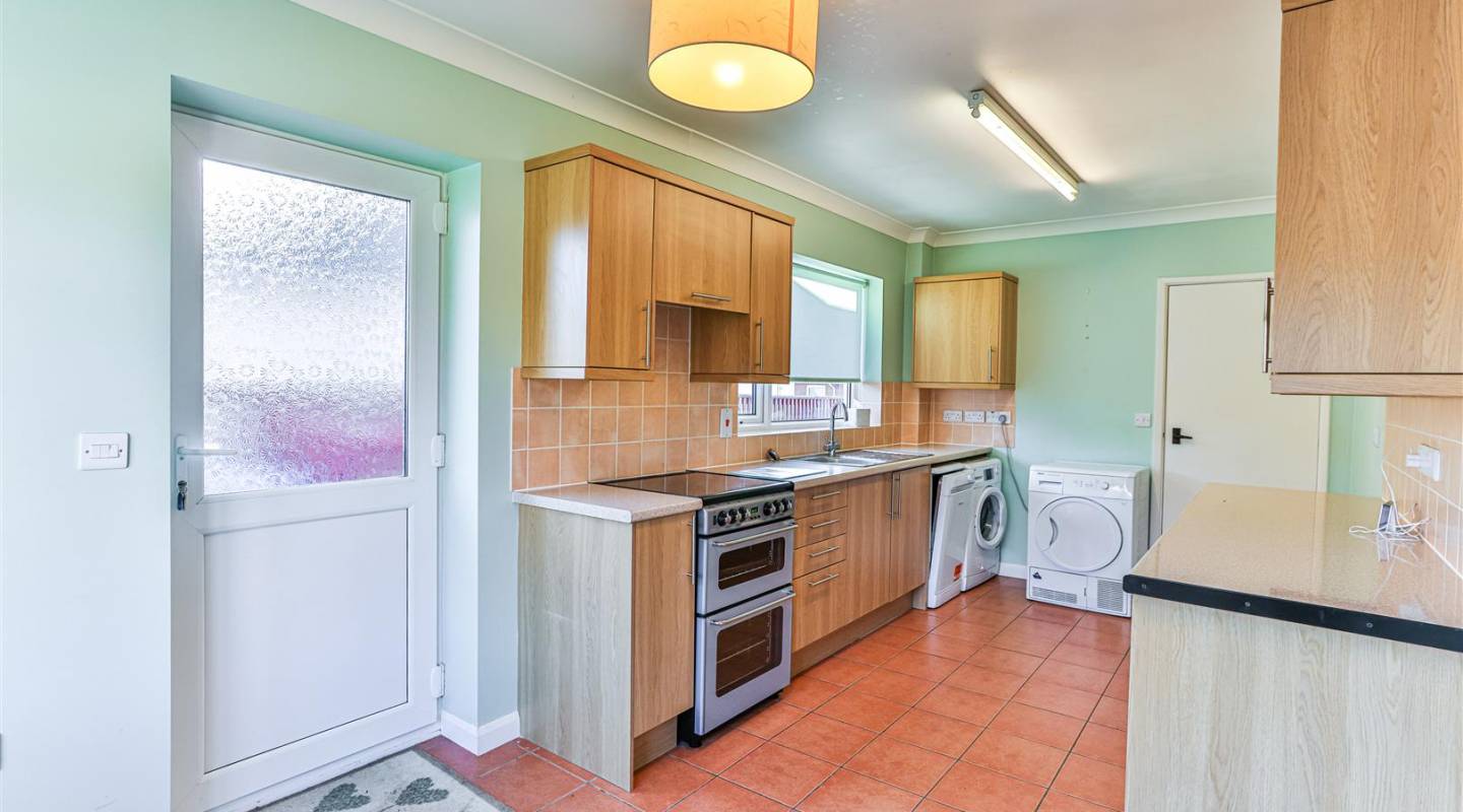 Gotch Road, Barton Seagrave, Kettering. Chris The Estate Agent