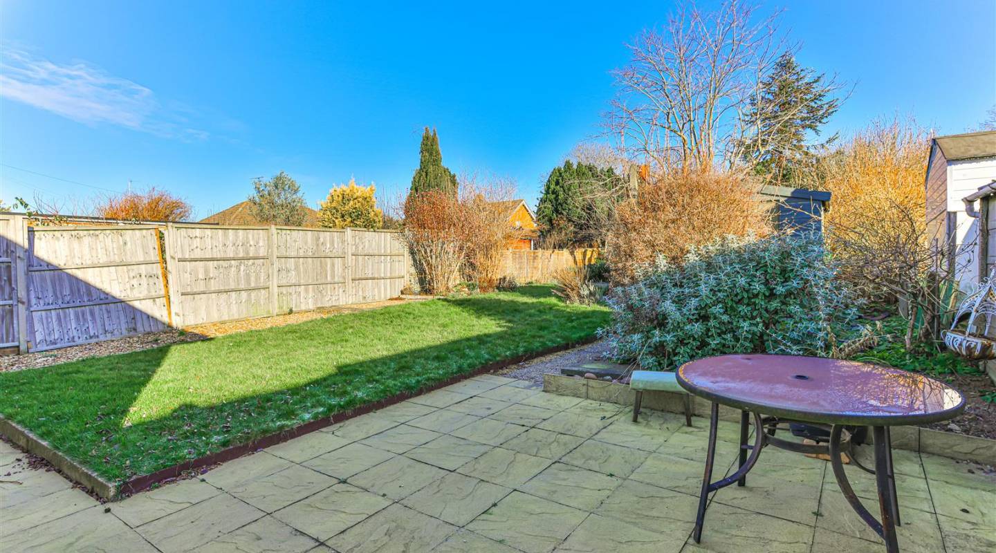 Gotch Road, Barton Seagrave, Kettering. Chris The Estate Agent