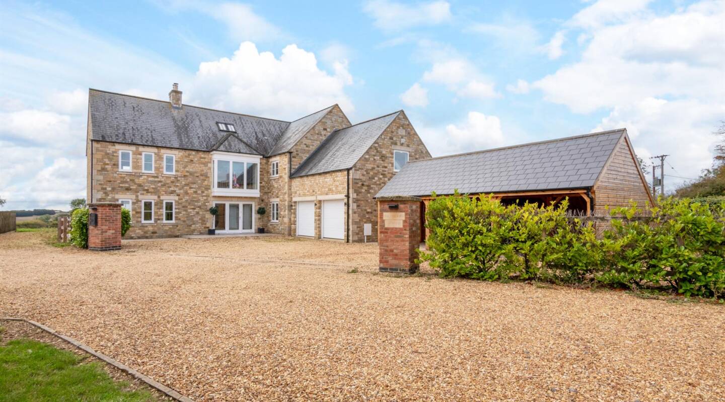 6 Bed Detached, PE8 5AN