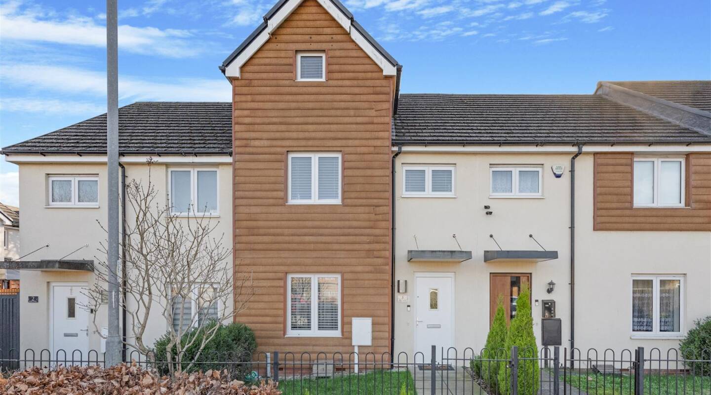 4 Bed Townhouse, NN17 2GE