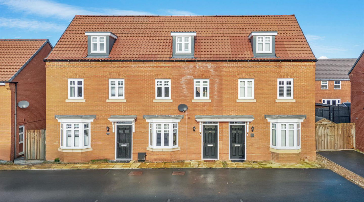 Kingfisher Road, NN14 4GP